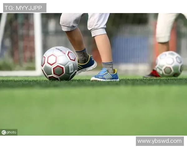 李秀英独家分享足球心得与技巧助你提升球技的秘诀